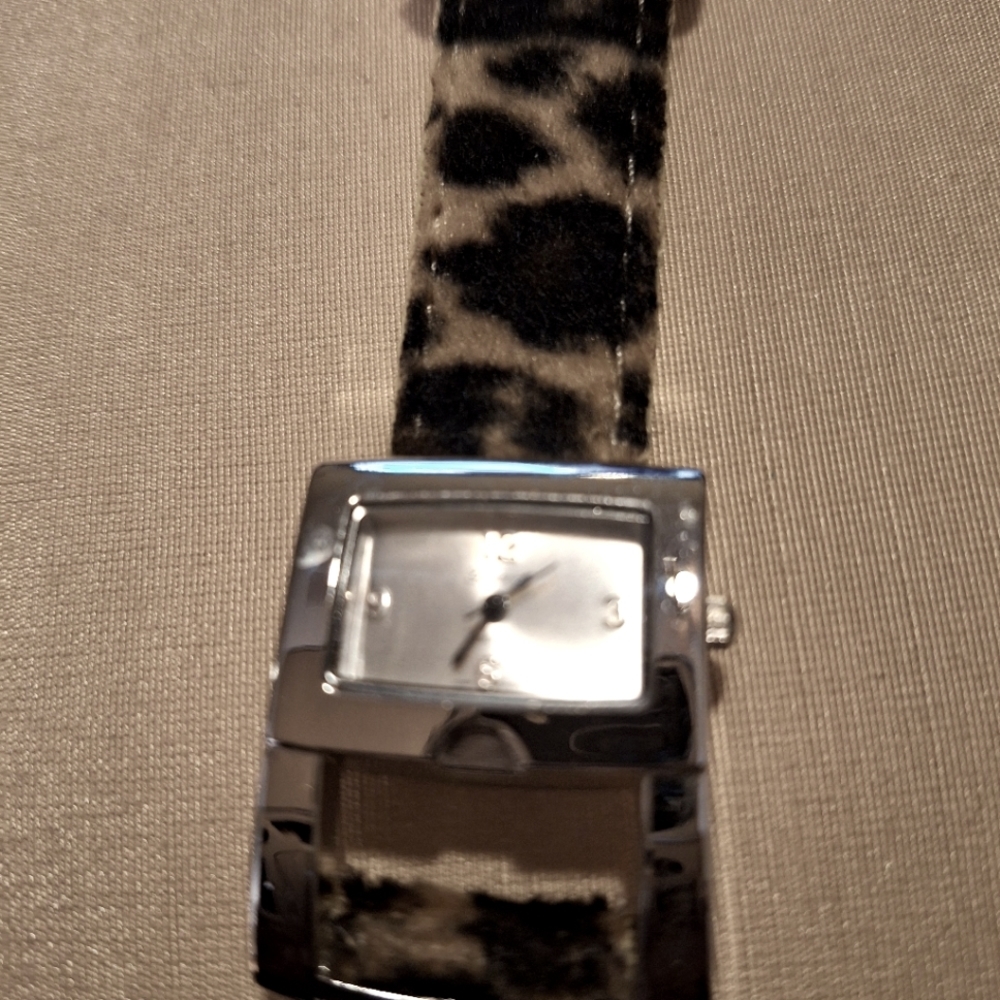 👀 Geneva Animal Print Watch Silver Accents Faux Materials Stainless Steel …